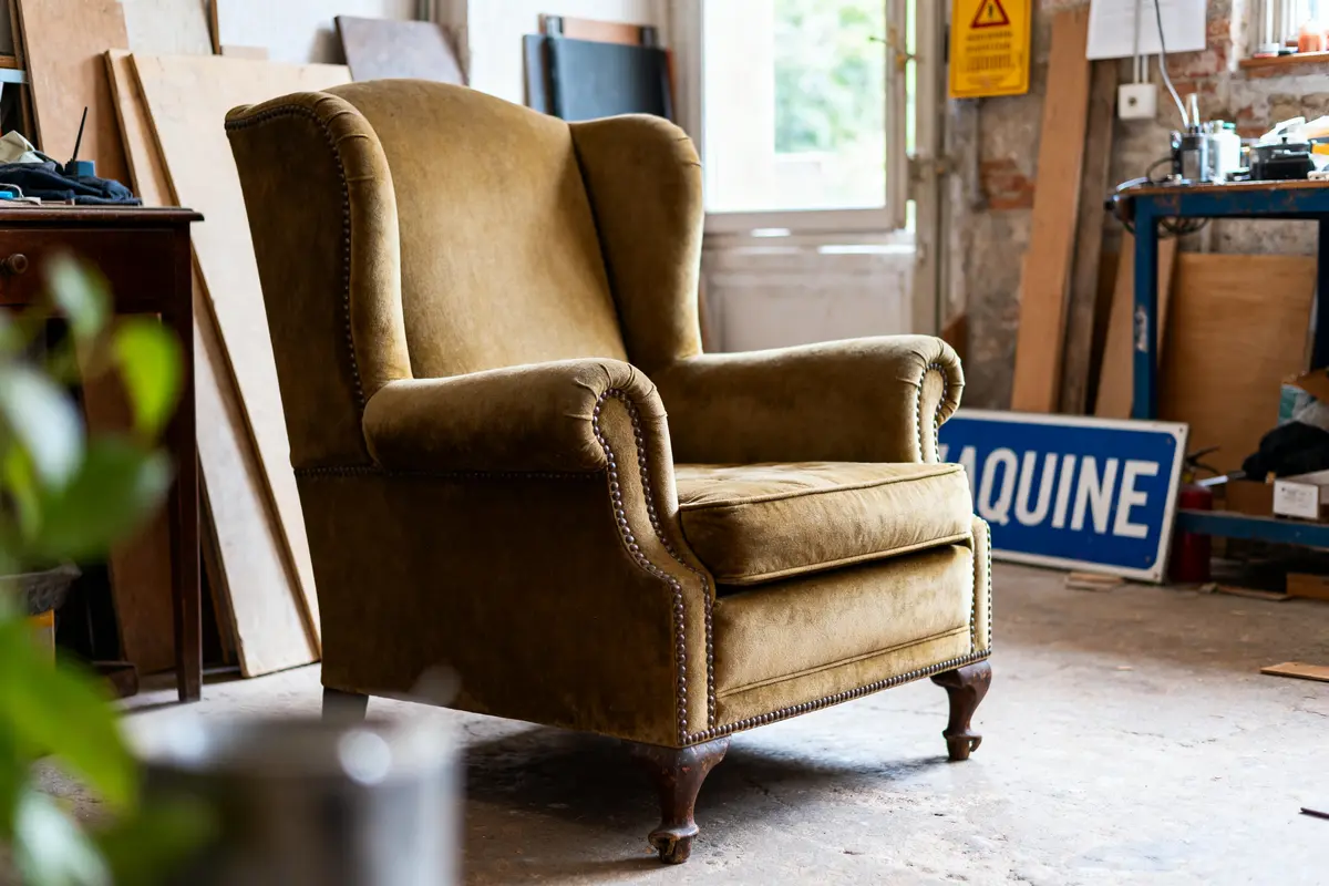 Chaise Chesterfield : élégance cuir et tissu pour tous les espaces