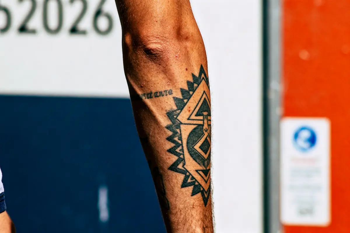 Idée tatouage pour homme : 100+ styles audacieux &amp; masculins 2026